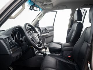 Mitsubishi Pajero Instyle Navi 4WD 3.2 140kW