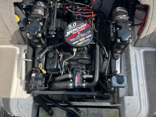 Maxum 2100 sc 5.0 V8