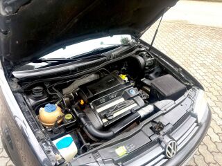 Volkswagen Golf 1.6 77кВ