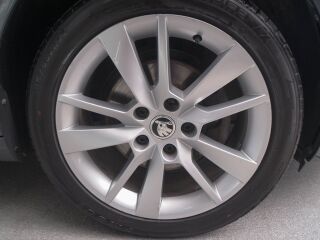 Skoda Octavia Elegance Combi 1.5 96kW