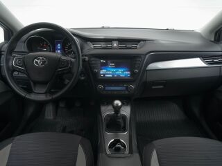 Toyota Avensis Active Plus 1.6 82кВ