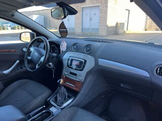 Ford Mondeo Long 2.0 R4 107kW