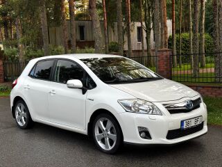 Toyota Auris Facelift Hybrid 1.8 73кВ