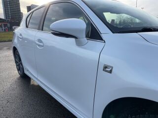 Lexus CT 200h F-sport 1.8 73kW