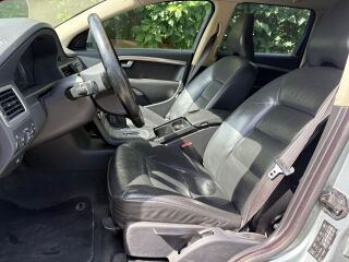 Volvo V70 Momentum 2.4 D5 120kW