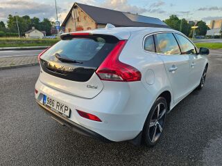 Volvo V40 Inscription 2.0 88кВ