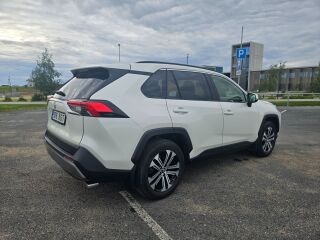 Toyota RAV4 Luxury PLUS Multidrive S Pearl White 2.0 129кВ