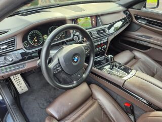 BMW 730 xDrive LCI M-sportpakett Shadowline 3.0 TDI 190кВ