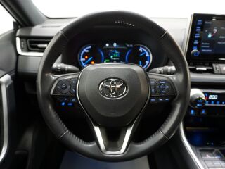 Toyota RAV4 Style + Technology Style pakett 2.5 131kW