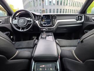 Volvo XC60 AWD R-Design Harman 2.0 D5 173kW