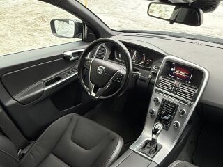 Volvo XC60 Momentum AWD 2.4 140kW