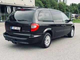 Chrysler Grand Voyager Limited Edition Stow/N/Go 2.8 R4 CRD 110кВ
