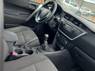 Toyota Auris 1.6 R4 97кВ