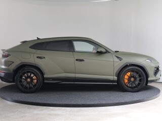 Lamborghini Urus 4.0 588кВ