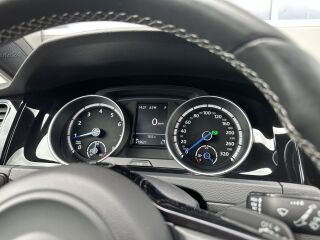 Volkswagen Golf R 4Motion 2.0 221kW