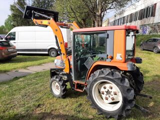 KUBOTA GT26 Cabin frontaallaadur