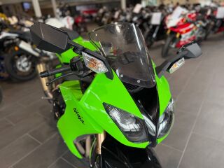 Kawasaki Ninja ZX - 10R Ninja R4 138kW