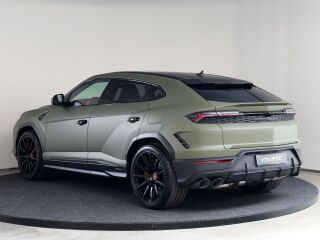 Lamborghini Urus 4.0 588кВ