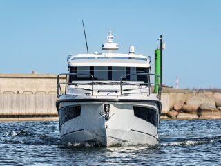 Grandezza 30 OB 2 x 250 hj Mercury V8