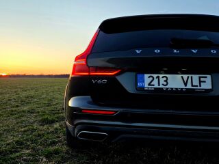 Volvo V60 Cross Country AWD Inscription B4 KERS 2.0 145kW