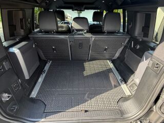 Land Rover Defender 110 X-Dynamic SE 3.0 221kW