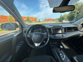 Toyota RAV4 2.0 111kW