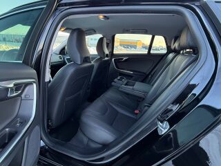 Volvo V60 Momentum Facelift EU6 2.0 R4 D4 TDI 140kW