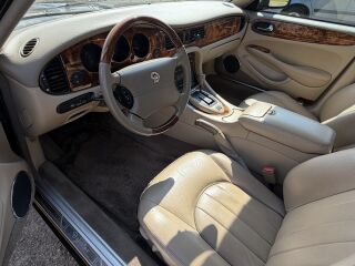 Jaguar XJ SOVEREGN LONG 4.0 V8 209kW
