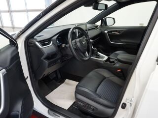 Toyota RAV4 Style + Technology Style pakett 2.5 131kW