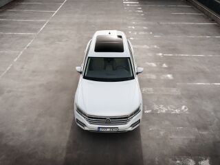 Volkswagen Touareg Atmosphere 4Motion Plug-In Hybrid 3.0 V6 TFSI PHEV 280kW 250кВ