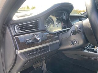 BMW 740 740dx M package 3.0 225кВ
