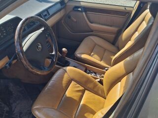Mercedes-Benz 250 2.5 69kW