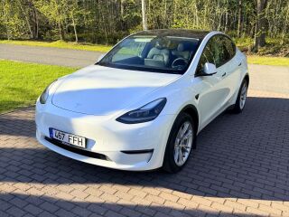 Tesla Model Y Long range Dual Motor Premium sound Dual Motor 365 KW 190kW