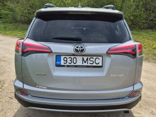 Toyota RAV4 2.0 112kW