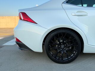 Lexus IS 300h 2.5 133kW