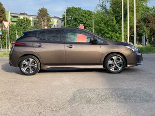 Nissan LEAF N-Connecta 90kW