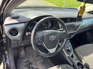 Toyota Auris 1.8 73kW