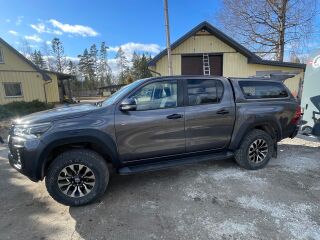 Toyota Hilux GR 2.8 150кВ