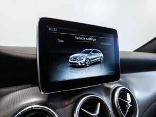 Mercedes-Benz CLA 200 AMG Orange Art 1.6 115kW
