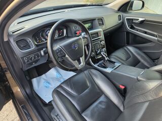 Volvo V60 Cross Country Pro Luxury Bronze 2.0 D3 110kW