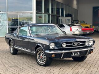 Ford Mustang Fastback GT 4.7 V8