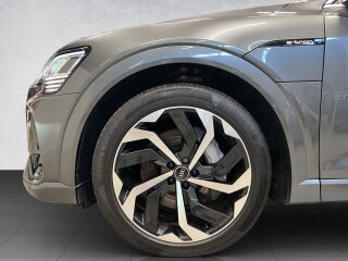 Audi e-tron 55 S-Line quattro 300kW