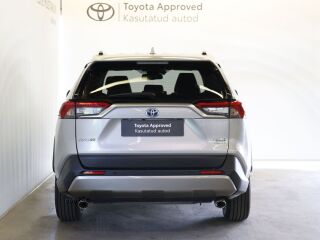 Toyota RAV4 Luxury Plus 131кВ
