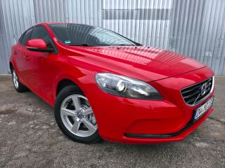 Volvo V40 Luxury Passion Red Solid 2.0 D3 110кВ