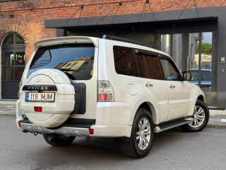 Mitsubishi Pajero Rockford DESIGN 3.2 147kW