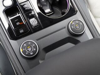Volkswagen Touareg Elegance 4-Motion 3.0 171кВ