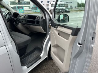 Volkswagen Caravelle 2.0 TDI 110кВ