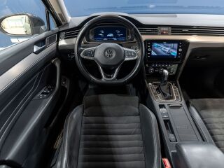 Volkswagen Passat R-Line 4 Motion 140kW