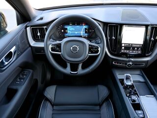 Volvo XC60 AWD H&K DARK PLUS INTELLI MY25 2.0 T6 Plug-in LONG RANGE 293kW