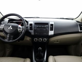 Mitsubishi Outlander Luxury 2.0 DI-D 103kW